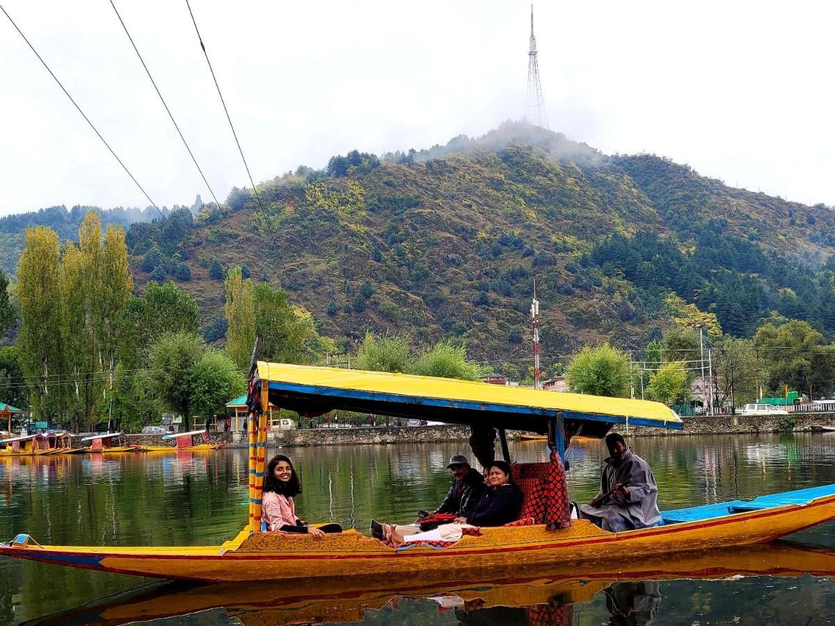 Tashkand Houseboat ศรีนาการ์ ภายนอก รูปภาพ